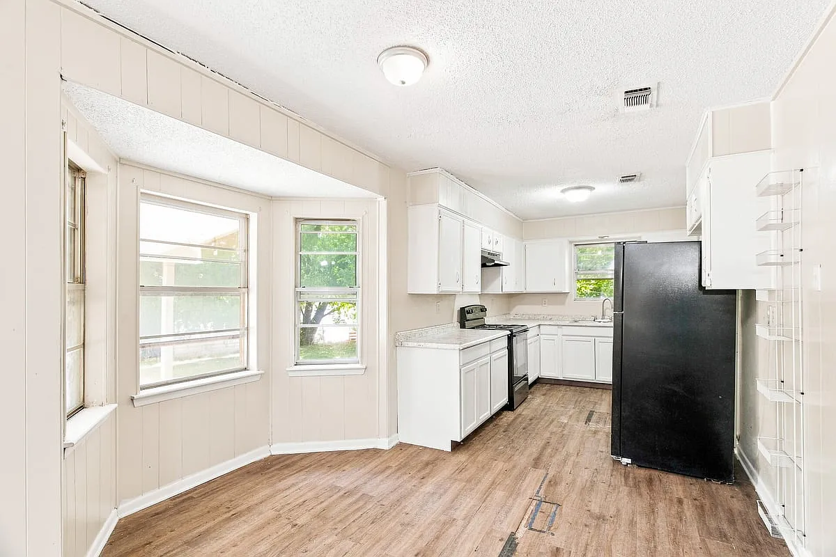 2312 Hunt Dr — Photo 4