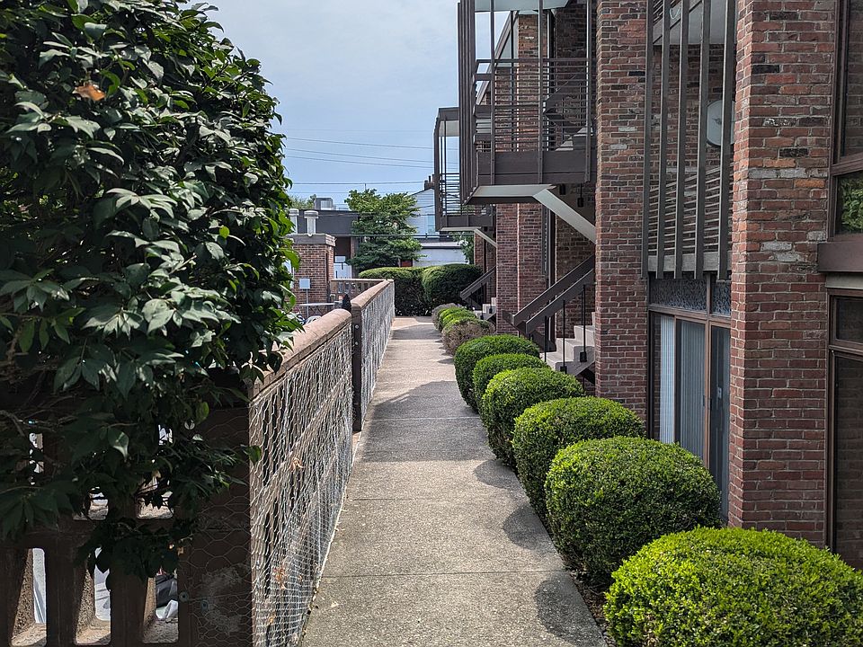Sidewalk alogside pool to the C section of the condos