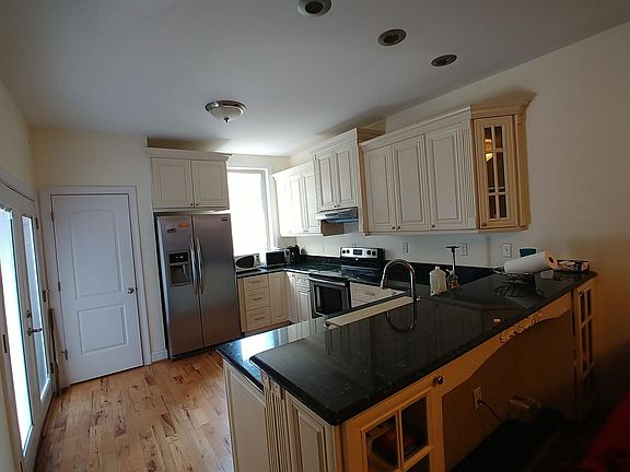 2nd image of 1213 Catherine St #1213