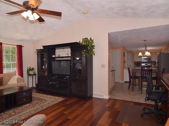4th image of 1057 Cowesett Rd