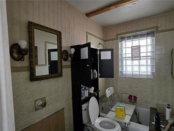 5th image of 237 N Turner Rd