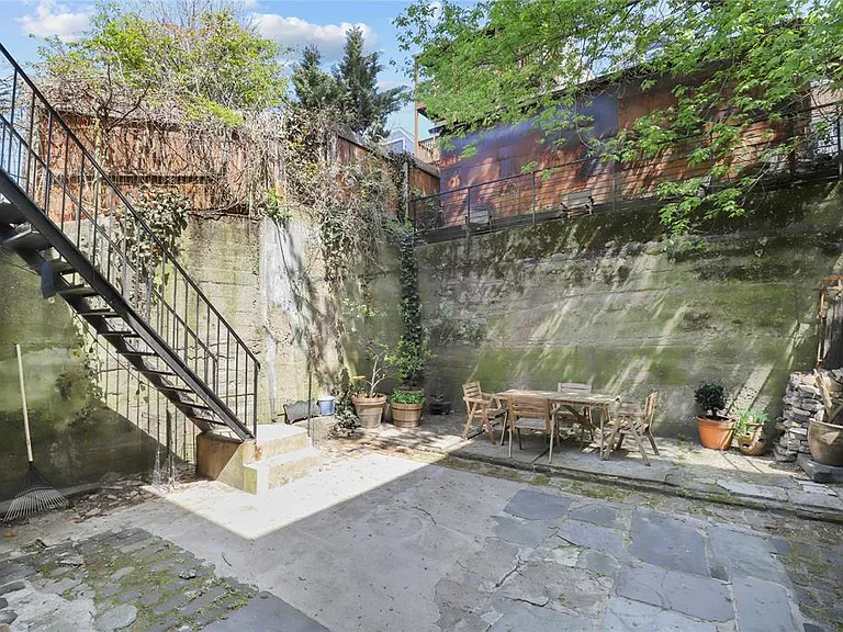 20 Ridge St #1 — Photo 12