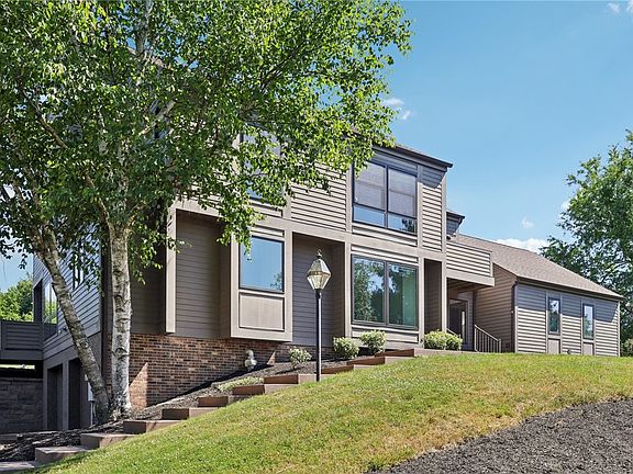 2nd image of 134 Heathercroft Dr