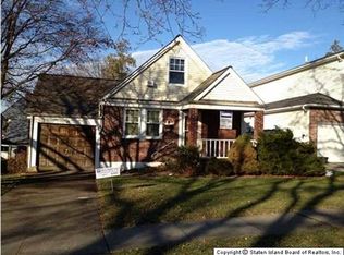 47 Governor Rd, Staten Island, NY 10314