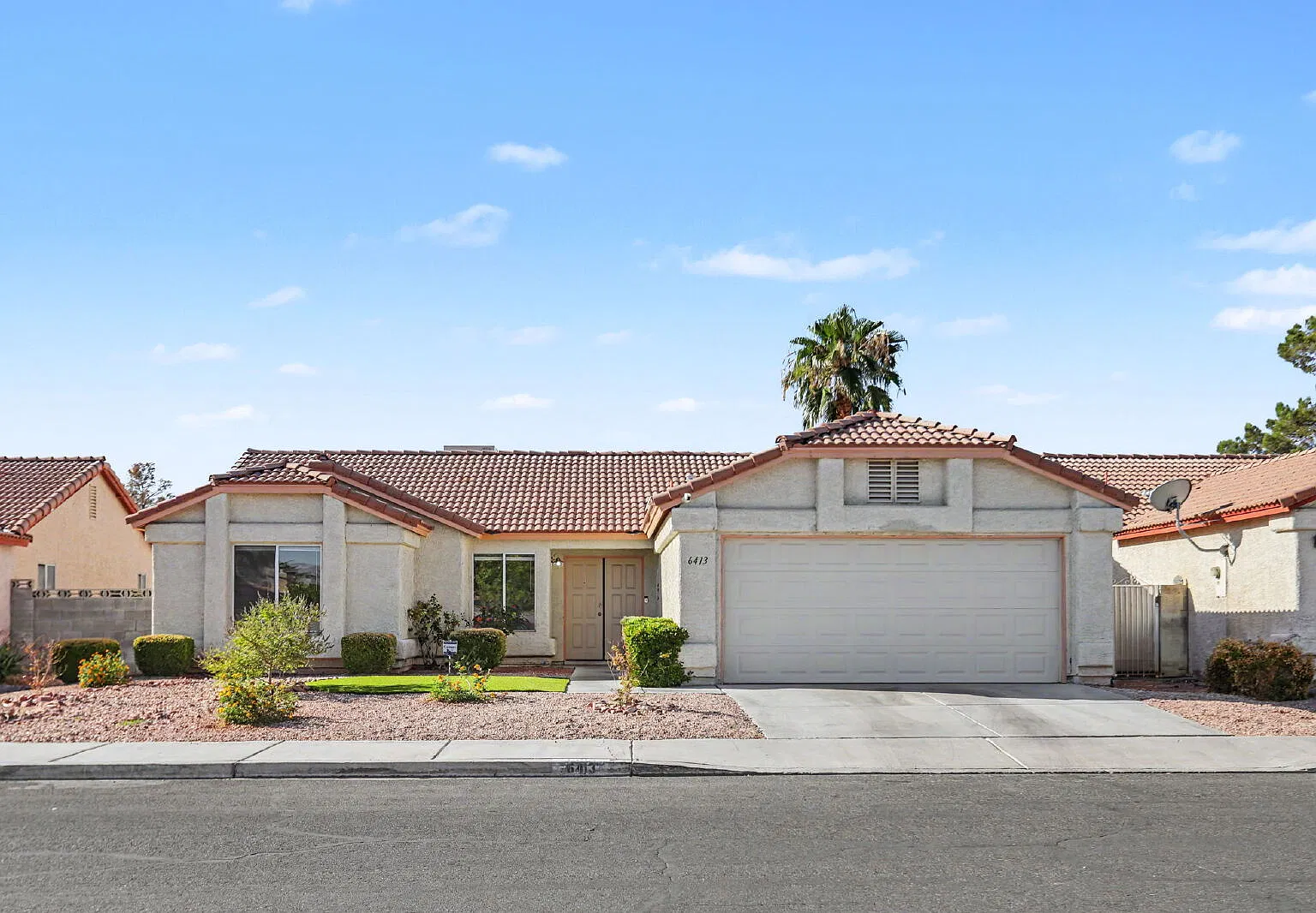 3 bed, 2.0 bath, 1424 sqft, $2,050 — Photo 1
