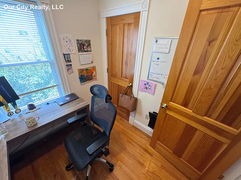 386 Medford St — Photo 8