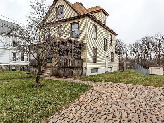 2nd image of 1301 Valley Dr