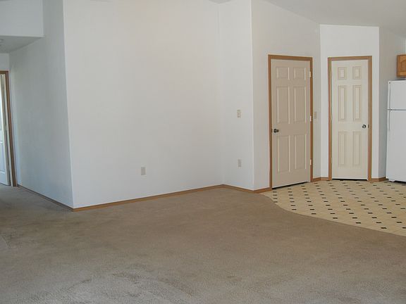 5th image of 230 Park Ln #H