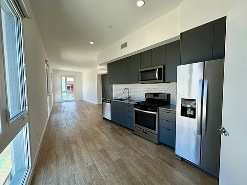 5300 W Adams Blvd #302 Photo 1