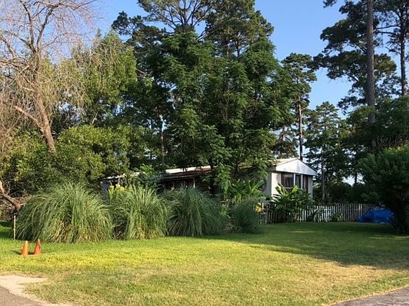 3rd image of 20613 Parkside Dr