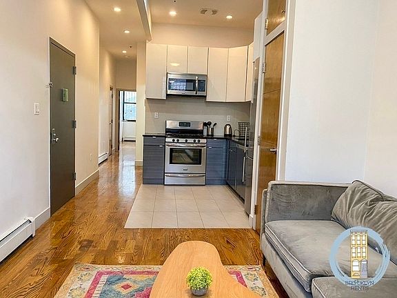 3rd image of 405 Franklin Ave #2L