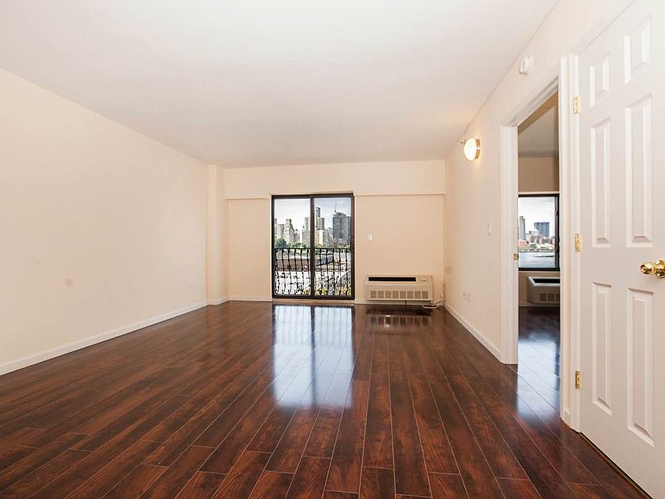 1st image of 26-27 2nd St #2B