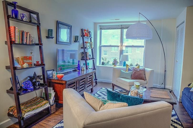1st image of 5562 Pershing Ave