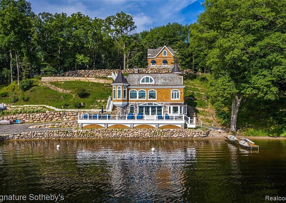 14625 Edgewater Dr, Gregory, MI 48137 MLS 20230013150 Zillow