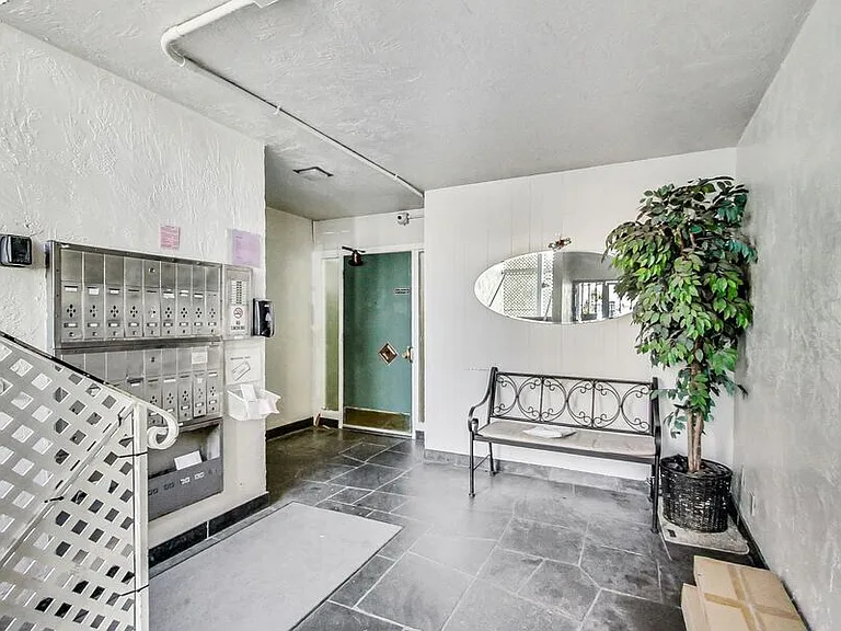 210 Athol Ave #10 — Photo 17