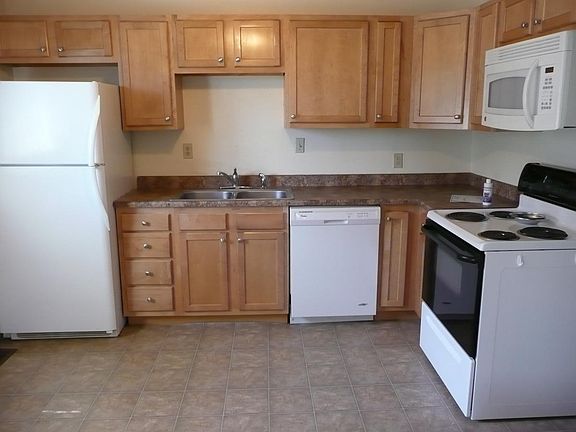 5th image of 504 W Columbia St