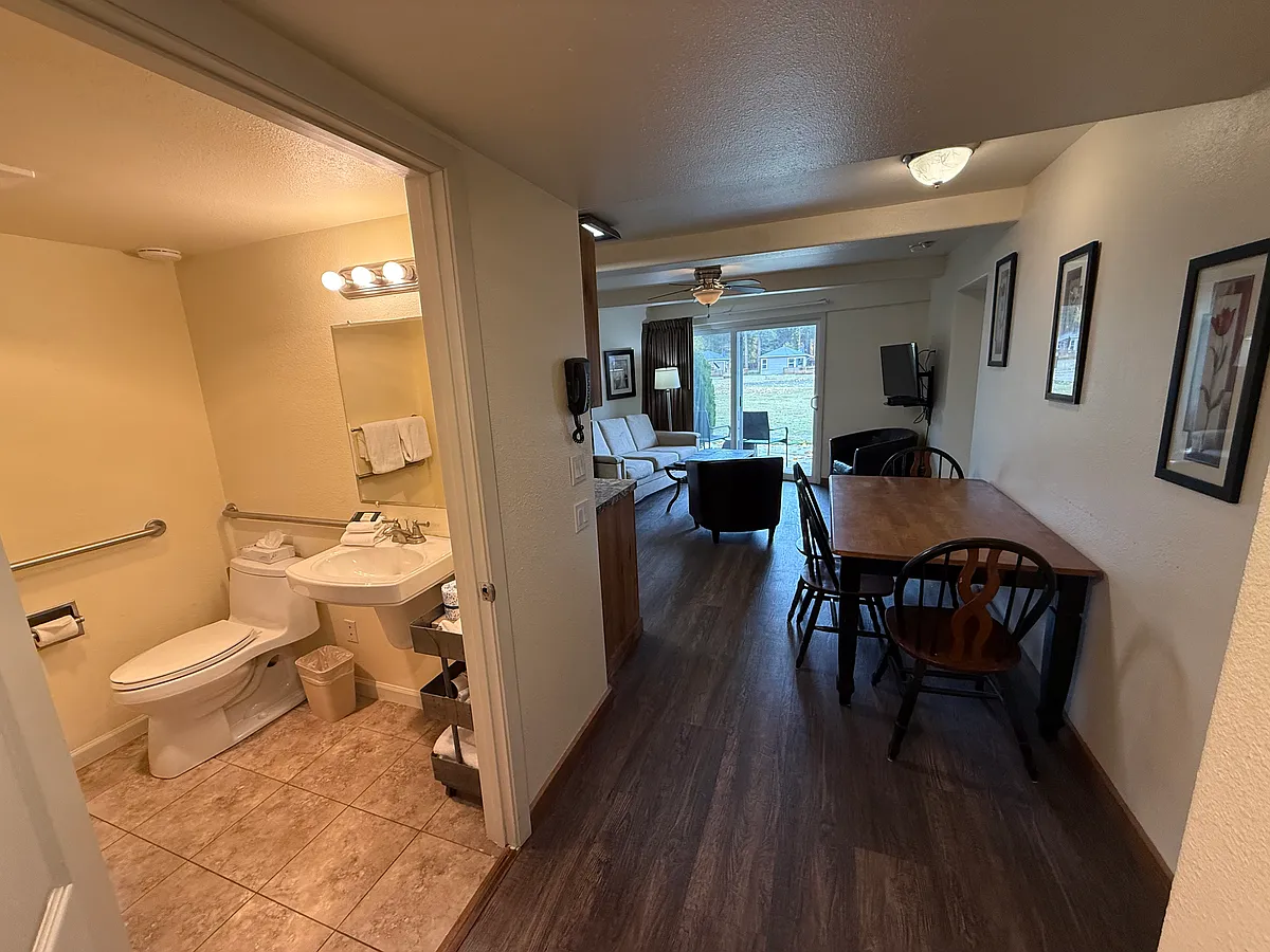 Building Photo - 6610 N Lake Blvd #116