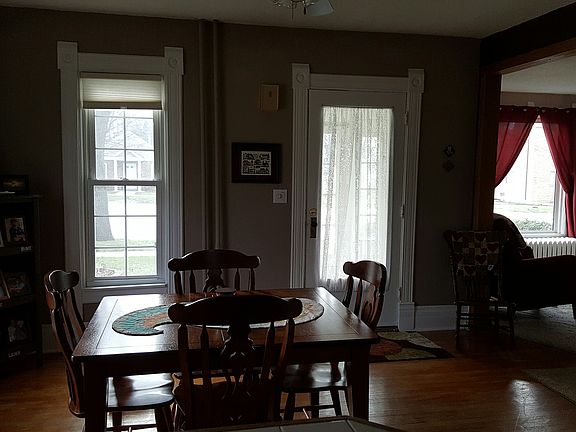 4th image of 710 Broadway St
