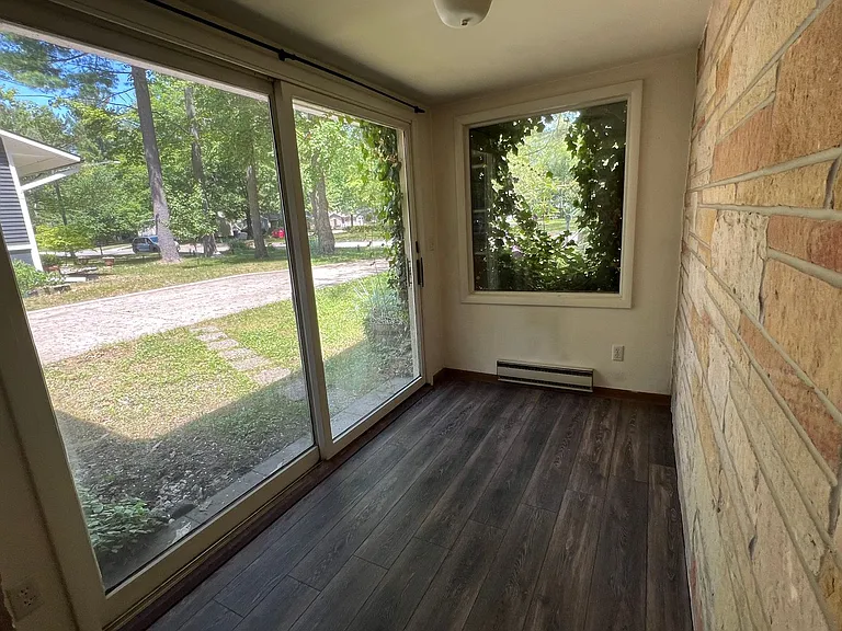 212 Huron St — Photo 8