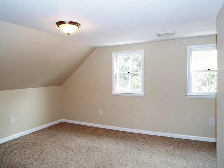 60 Alpine Pl — Photo 6