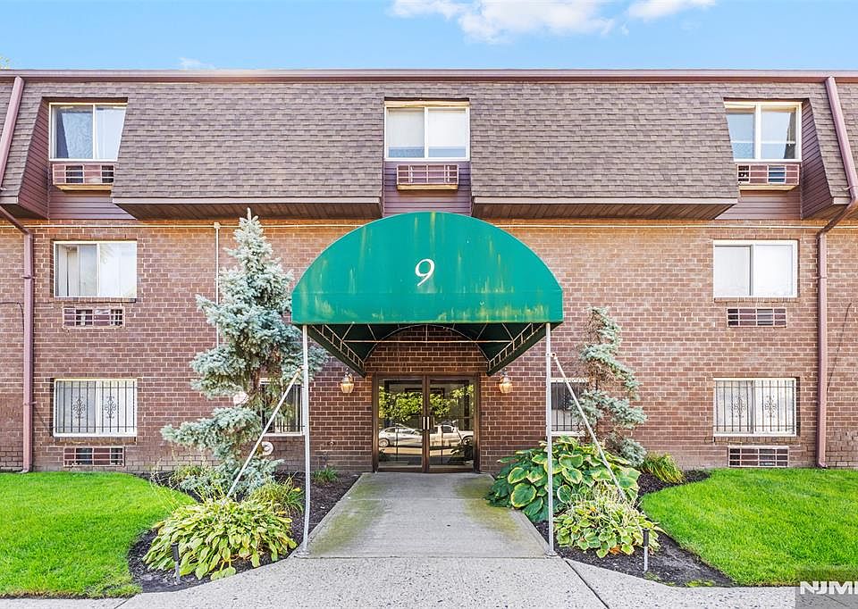 1st image of 9 Vreeland Ave APT 3A