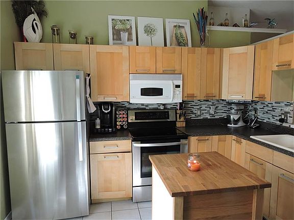 5th image of 3808 Blackberry Cir