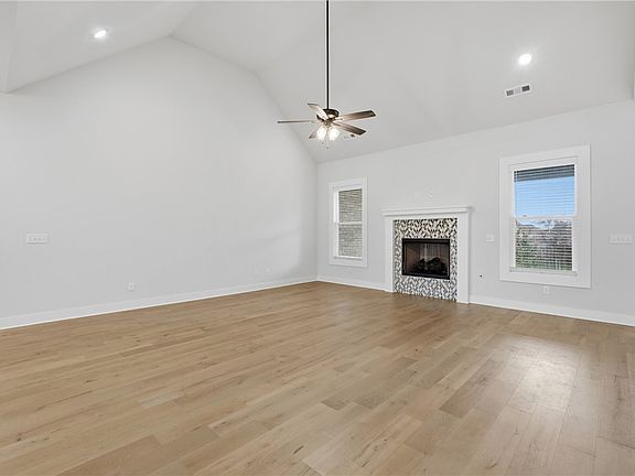 3rd image of 1741 Grace Pl