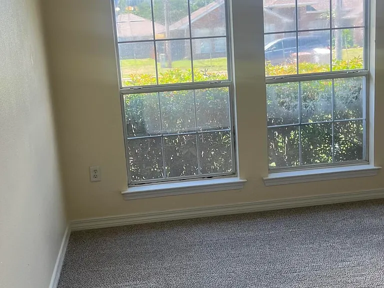 2154 Castle Grove Dr — Photo 12