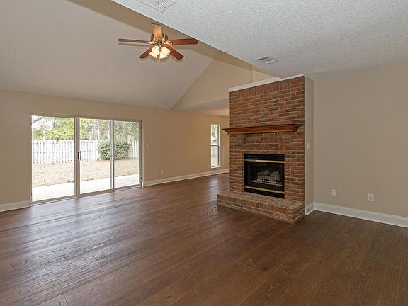 3rd image of 4540 Parkwood Ln