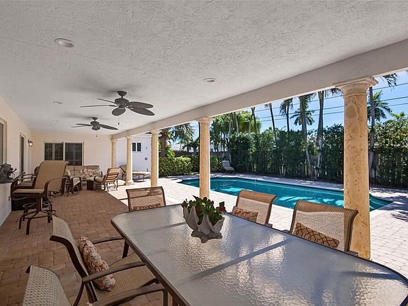 4th image of 2600 NE 46th Street