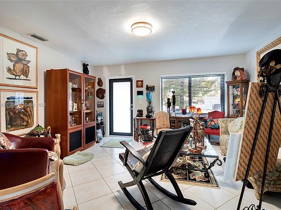 2nd image of 1061 NE 137th St