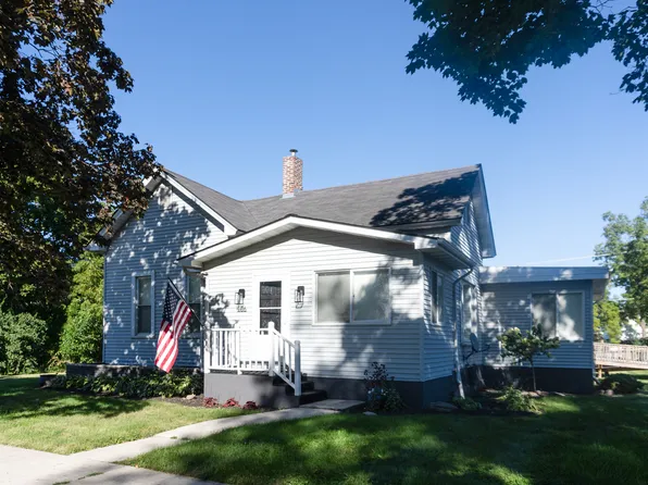 106 N Maple St, Grant Park, IL 60940