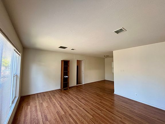 4th image of 1952 Menalto Ave #1952
