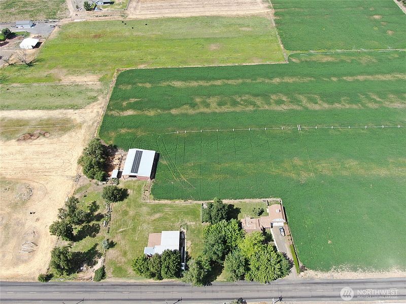 2nd image of 7346 Stateline Road
