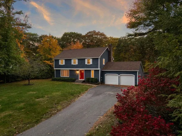 13 River Bend Drive, Kennebunk, ME 04043