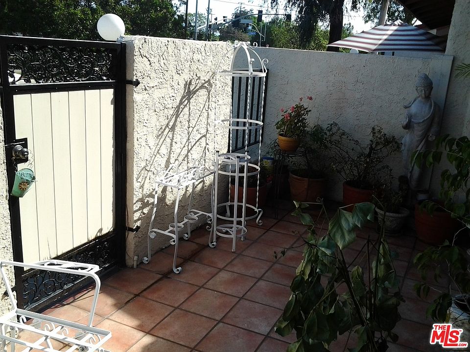 1st image of 18120 Oxnard St Unit 78