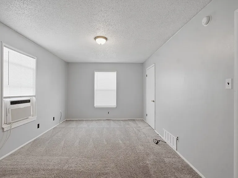 4401 S County Road 1131 — Photo 12