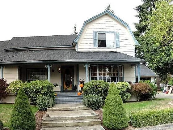 849 NW Forest St photo 1