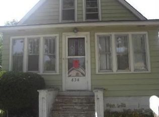 838 S Jackson St, Waukegan, IL 60085