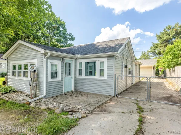7377 Dogwood Rd, Lexington, MI 48450
