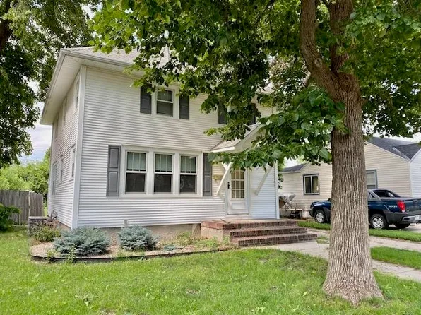 1025 W 21st St, Kearney, NE 68845