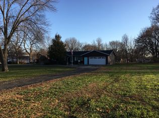1008 College St, Henry, IL 61537