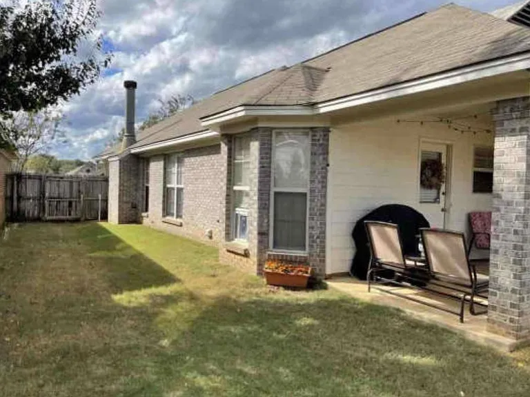 8708 Lindsey Ln — Photo 15