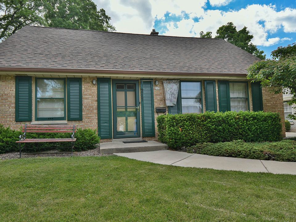 1st image of 217 N 89th St
