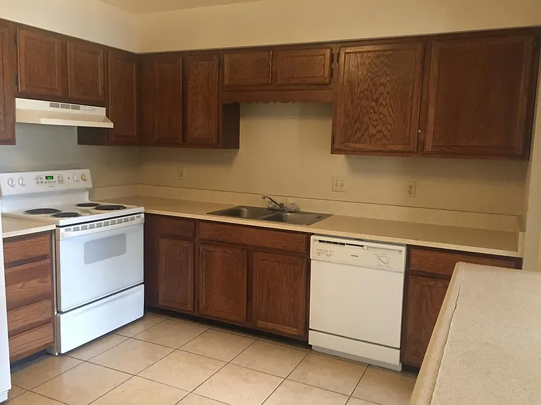 Full size kitchen