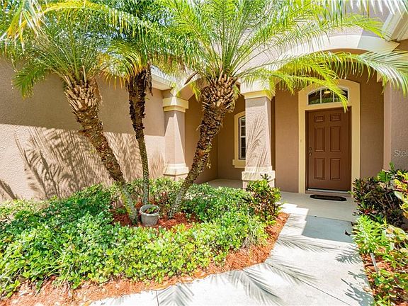 2nd image of 24605 Oakview Pl