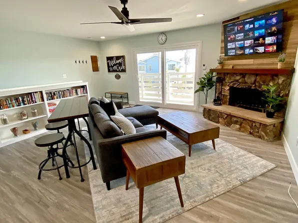 4941 Catamaran St APT A, Oxnard, CA 93035