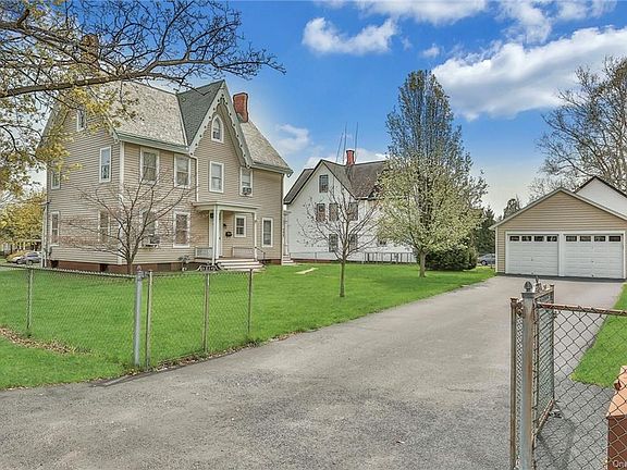 3rd image of 21 Hudson Ave