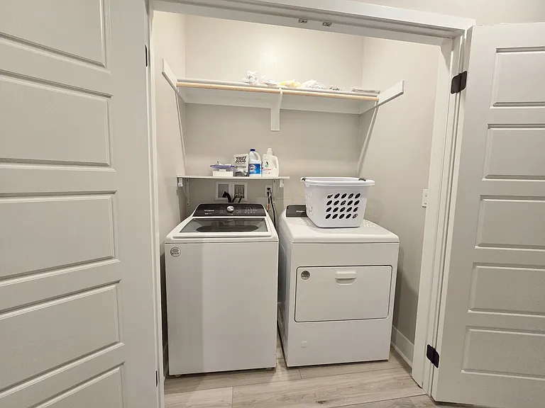 1488 W Sunrise Ln — Photo 31