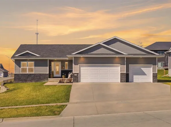 601 Gentry Ln, Tiffin, IA 52340